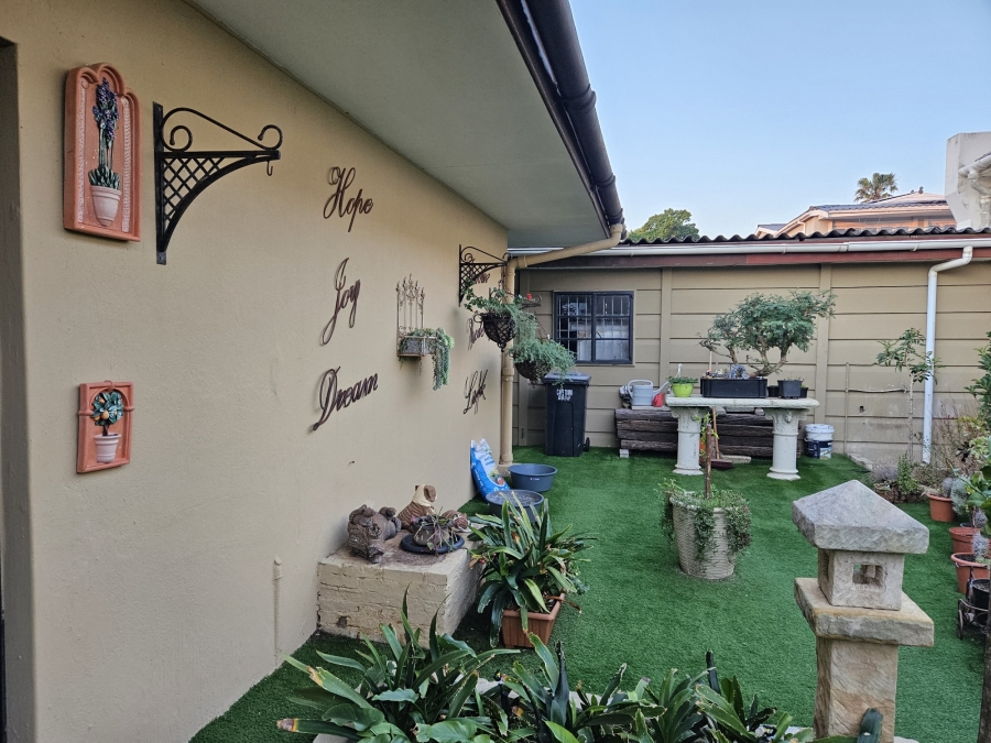 3 Bedroom Property for Sale in Gordons Bay Village Western Cape